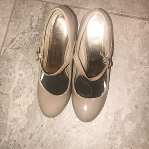 Worn Chinese Laundry flats